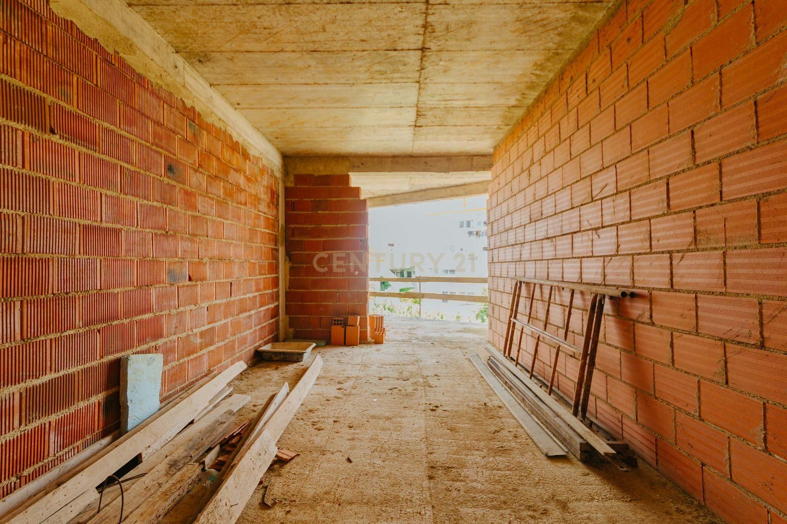 Moradia Unifamiliar de Tipologia T2 em Construção - Image 24