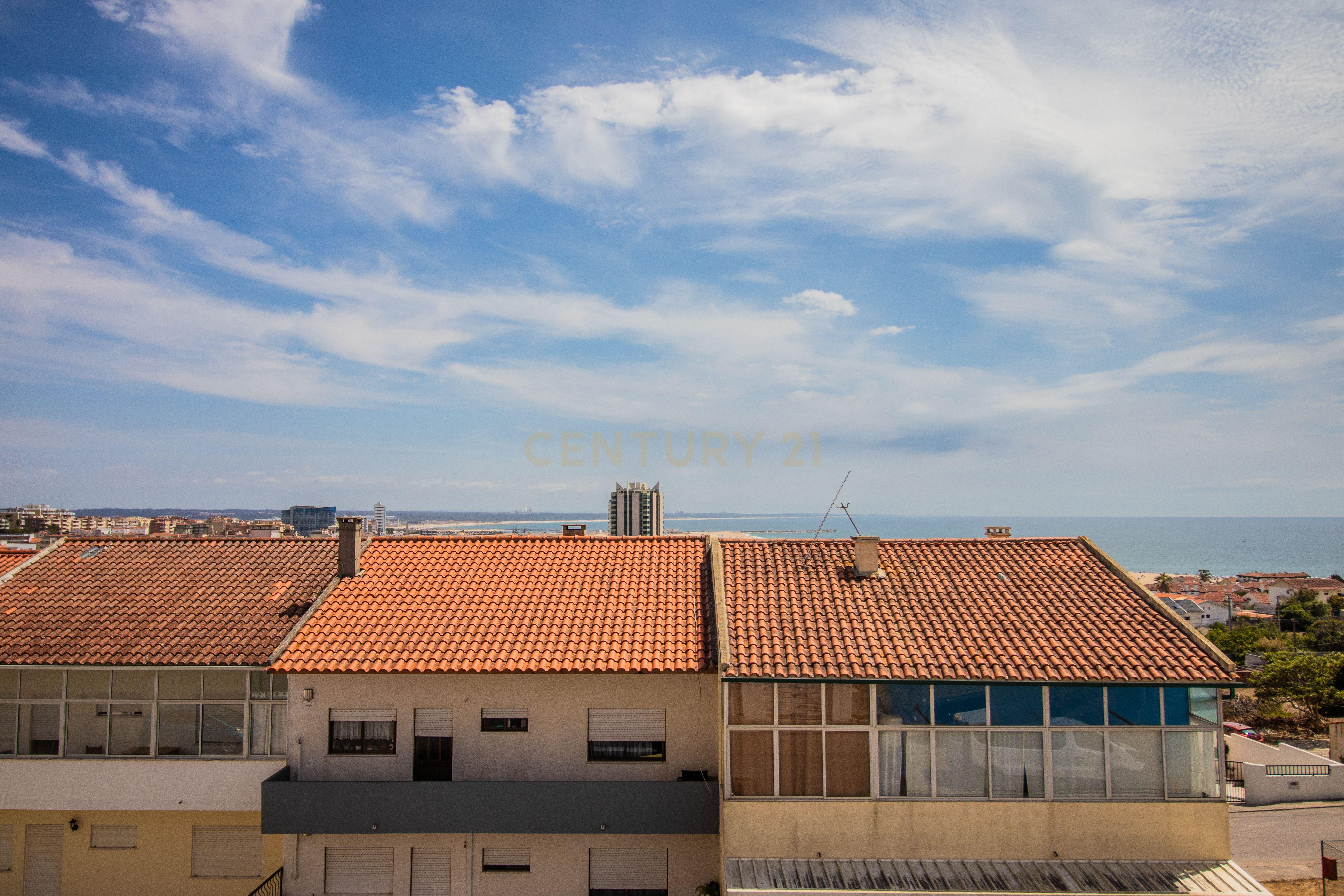 Fotografia 10 de Apartamento T3 em Buarcos, a 900 metros da Praia, com elevador e excelente exposição solar!