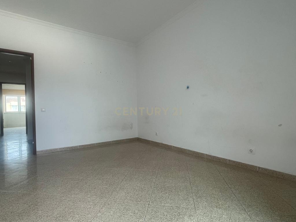 Apartamento T3, com Logradouro, em São Sebastião, Setúbal  - Image 6
