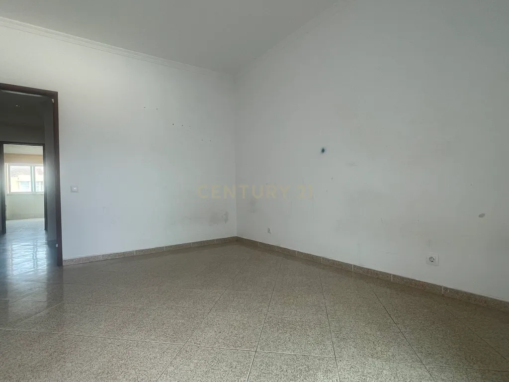 Apartamento T3, com Logradouro, em São Sebastião, Setúbal - Image 6