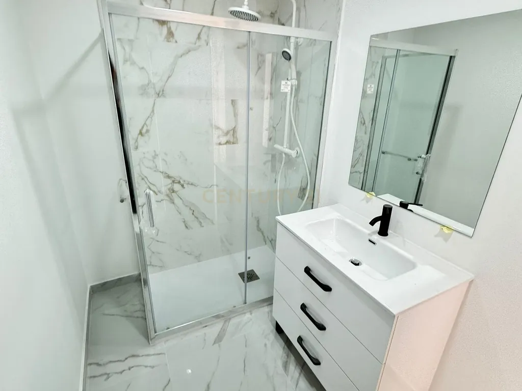 Apartamento T3 com Terraço/ Remodelação Total (Queluz) - Image 24