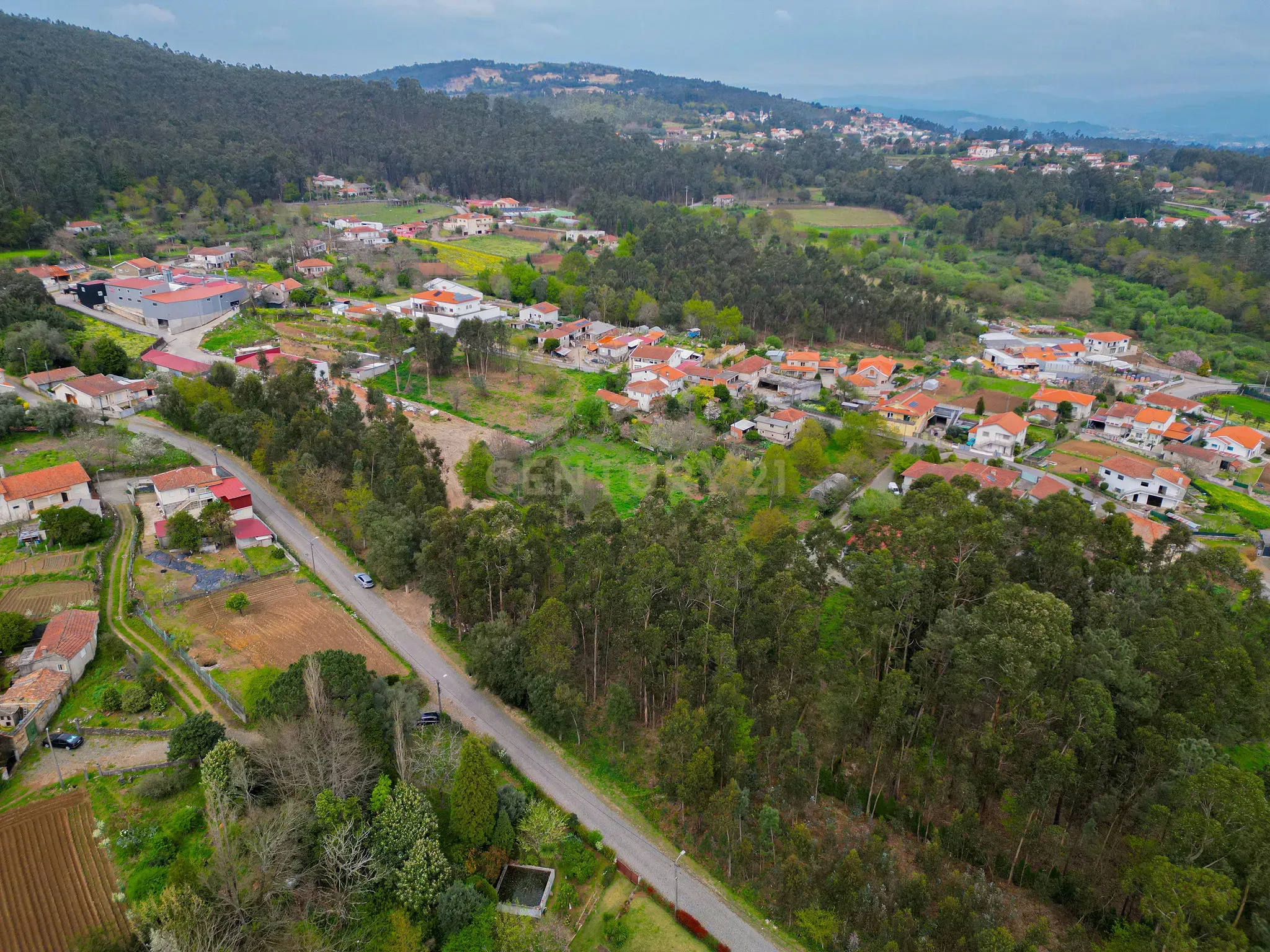 Fotografia 4 de Terreno Urbano com 2.030m2 em Oliveira, Barcelos