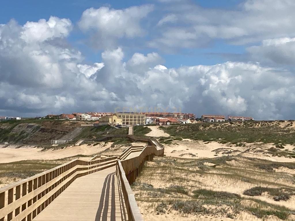 Moradia geminada em Torres Vedras - 4 Quartos e 3 Casas de Banho - Image 56
