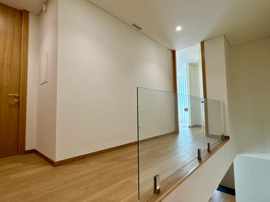 Moradia Contemporânea de Três Frentes | Gondomar, Porto - Image 30
