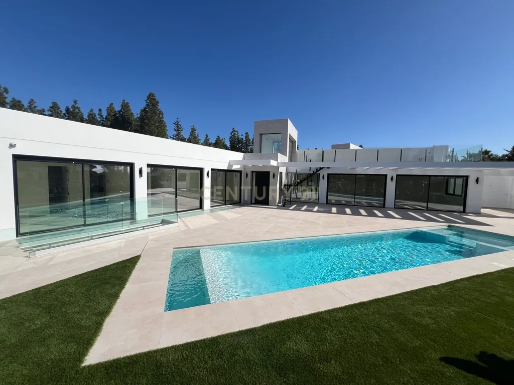 Moradia contemporânea de construção recente - Image 18