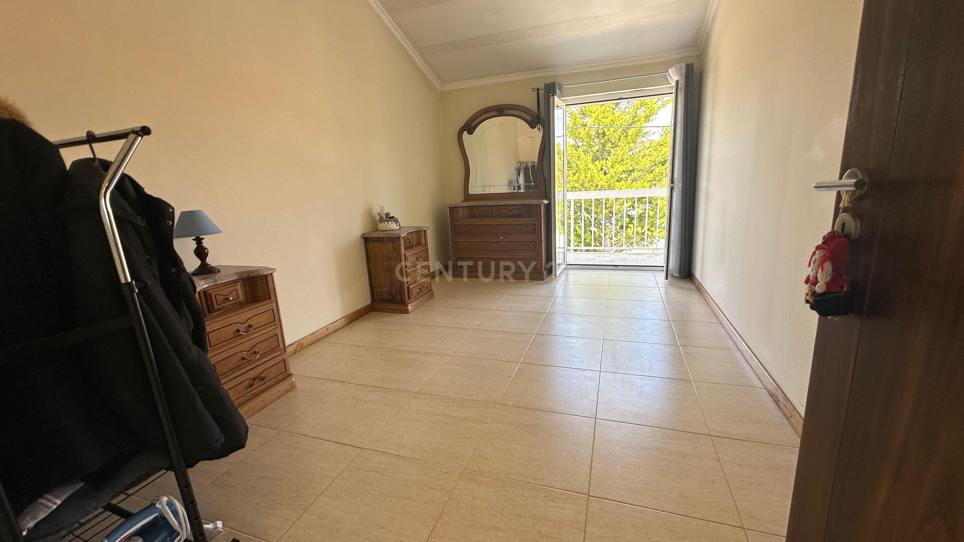 Fotografia 7 de Moradia Exclusiva em "Ilha" Privativa na Albufeira de Venda Nova – Gerês