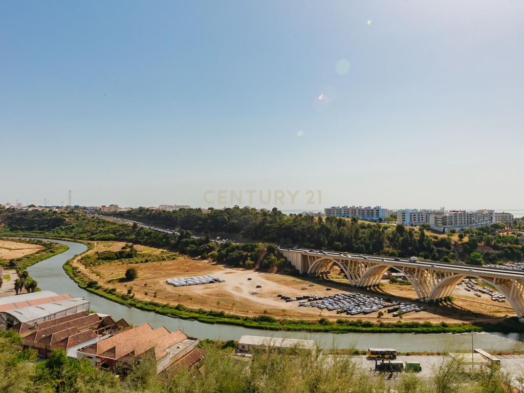 Apartamento T3 com vista da Varanda sobre o Rio Tejo  nos Terraços da Ponte Sacavém - Image 30