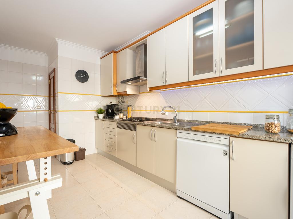 ** ESPECTACULAR APARTAMENTO NO CENTRO DE MAFRA, COM PARQUEAMENTO ** - Image 6