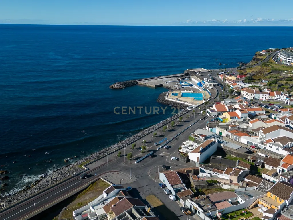 Moradia T2 com Quintal no Centro da Ribeira Grande - Image 29