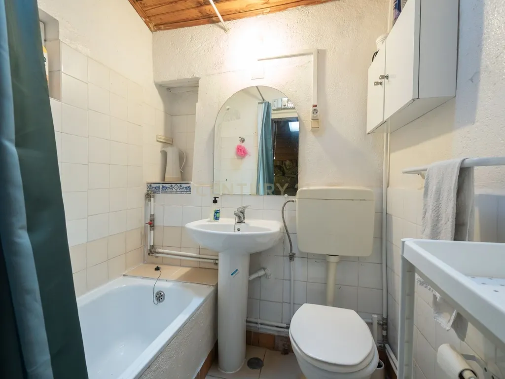 Casa Renovada T3 em Ervedal e Vila Franca da Beira - Image 10
