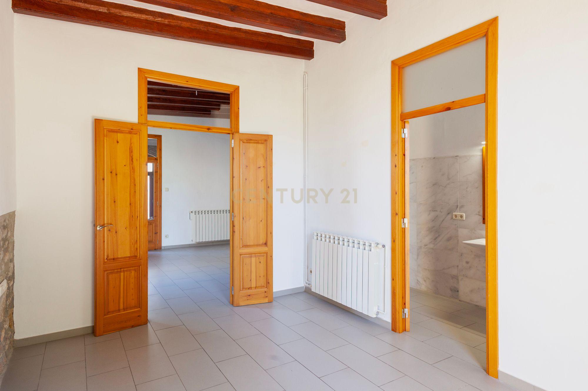 Encanto modernista no rés do chão com jardim – La Garriga - Image 21
