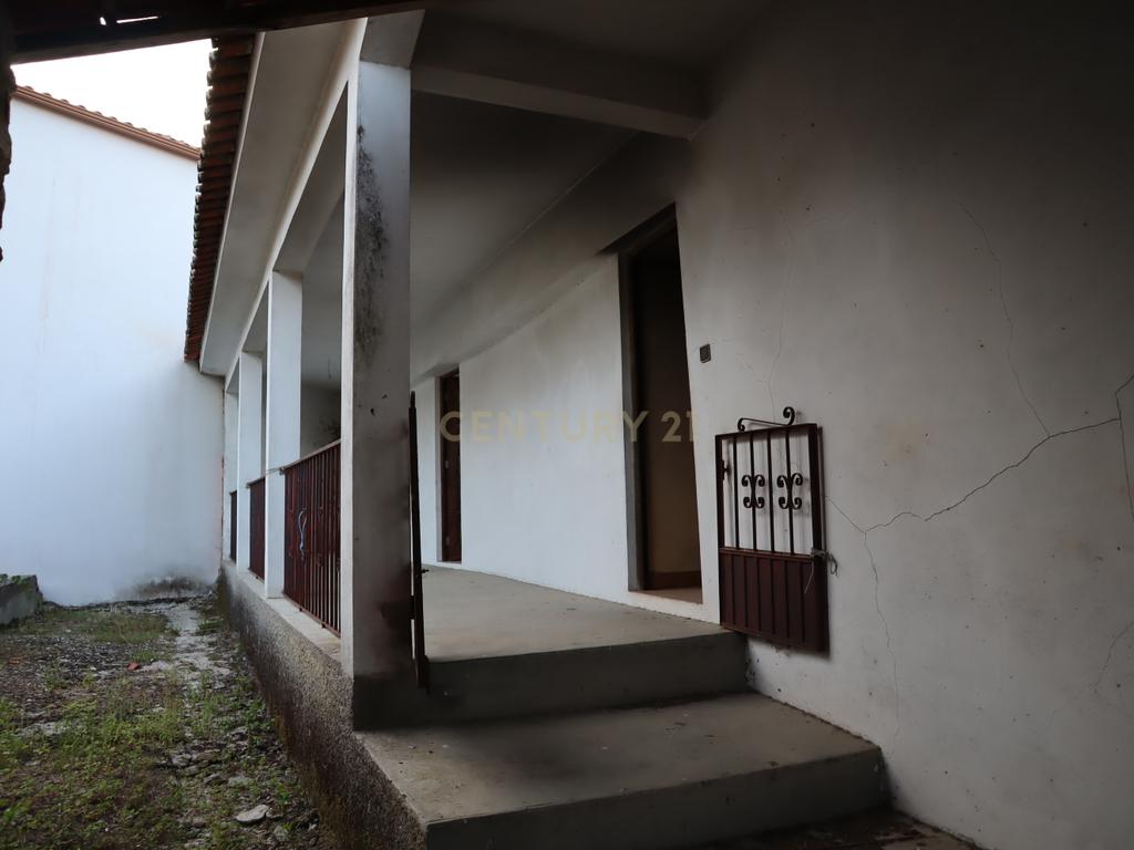 Casa T2 em Boticas com Jardim e Vista para a Montanha - Image 8