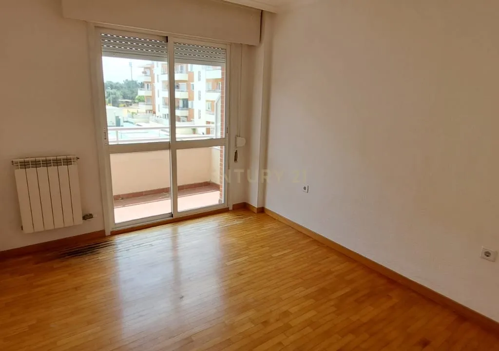 Apartamento T3 com 142m2 e lugar de garagem em Alhos Vedros - Image 9