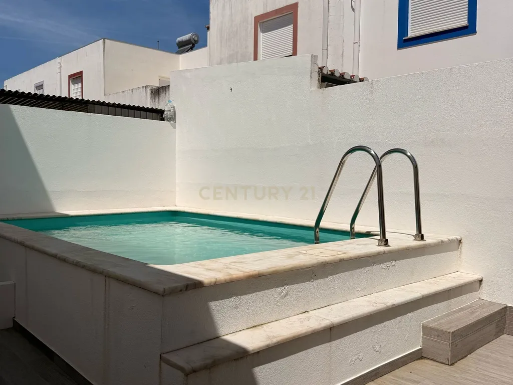 Moradia Moderna com Piscina em Évora - 3 Quartos e Estacionamento - Image 41