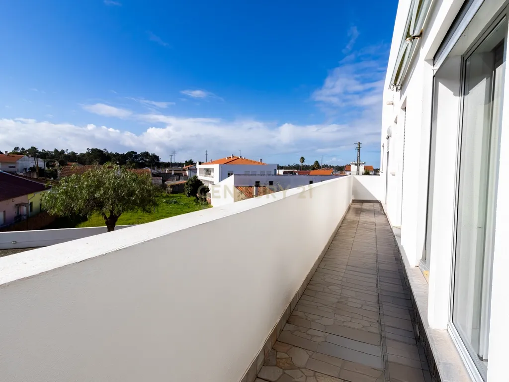 Apartamento T2 em Marinha Grande - Oportunidade Única! - Image 21