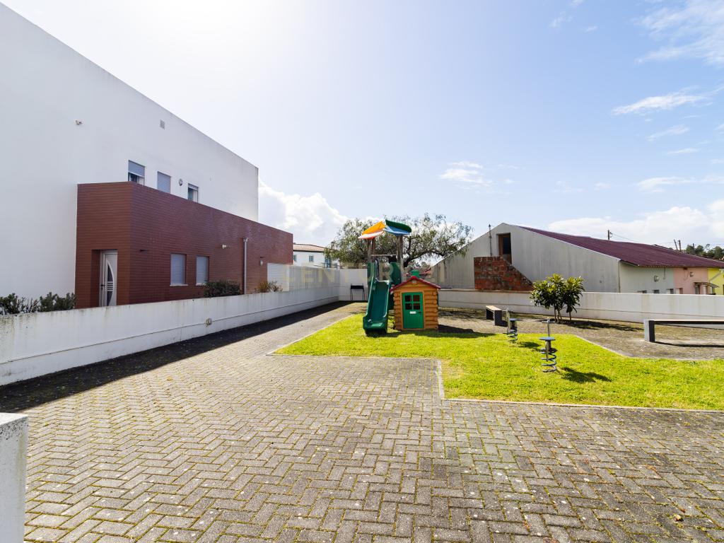 Apartamento T2 em Marinha Grande - Oportunidade Única! - Image 16