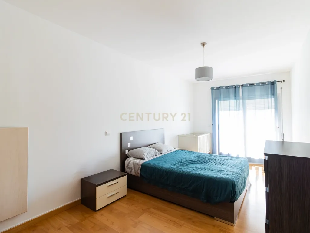 Apartamento T2 em Marinha Grande - Oportunidade Única! - Image 3