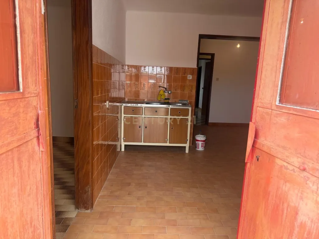Excelente Oportunidade! Espaçosa Moradia T3 com Terraço em Mata, Castelo Branco - Image 26