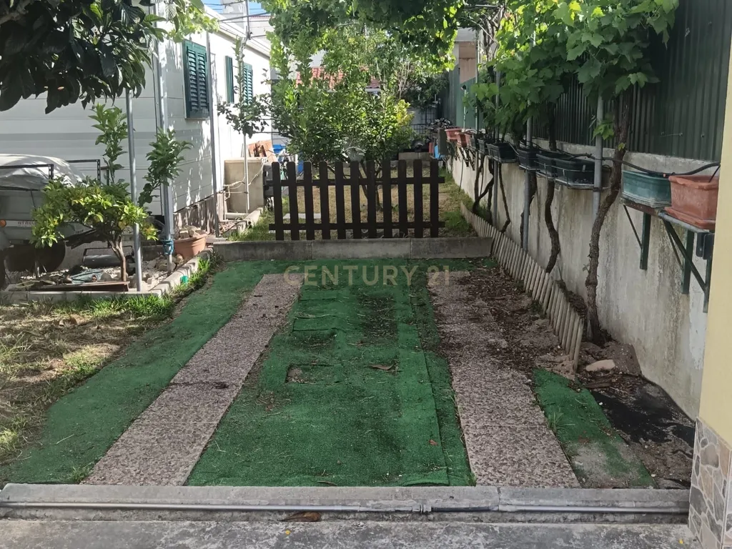 Lote de terreno Urbano com tudo pronto para iniciar construção de moradia com 325,38m2 - Image 2