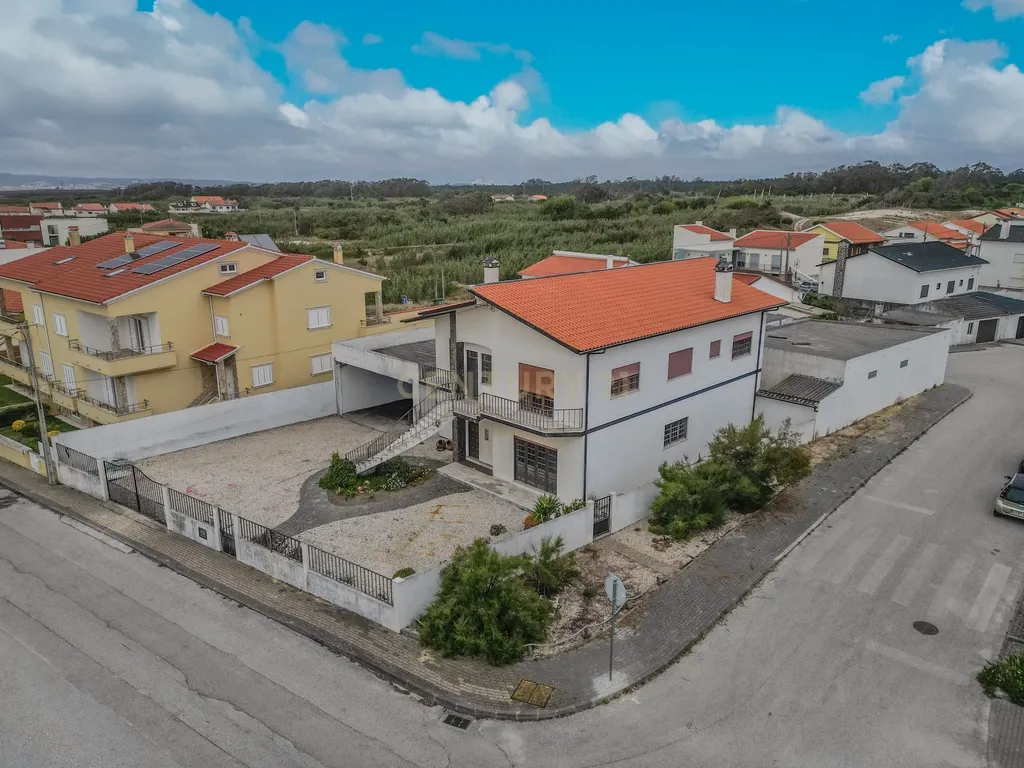 Moradia com vista mar, situada numa aldeia piscatória a 200m da praia - Image 6