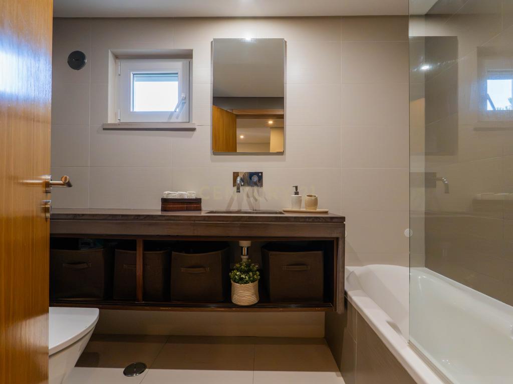 T2 com 115m² na Quinta de São Macário | Varandas | Elevador | Arrecadação | Vista de mar subtil - Image 30