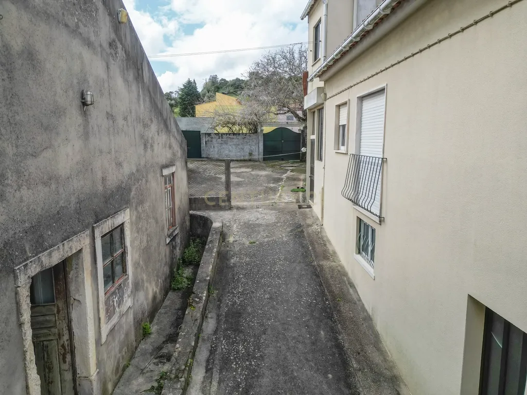 Casa antiga para recuperar com terreno e árvores de fruto, Alhadas, Figueira da Foz. - Image 49