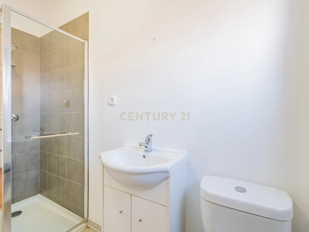 Apartamento T2 para Arrendar – Idanha / Belas - Image 21