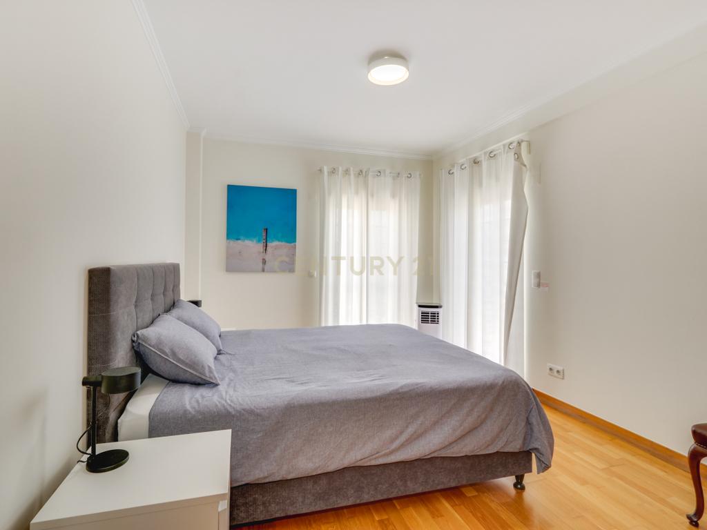 Apartamento T3 no Montijo | 143m2 área bruta útil | 2 garagens e elevador - Image 22