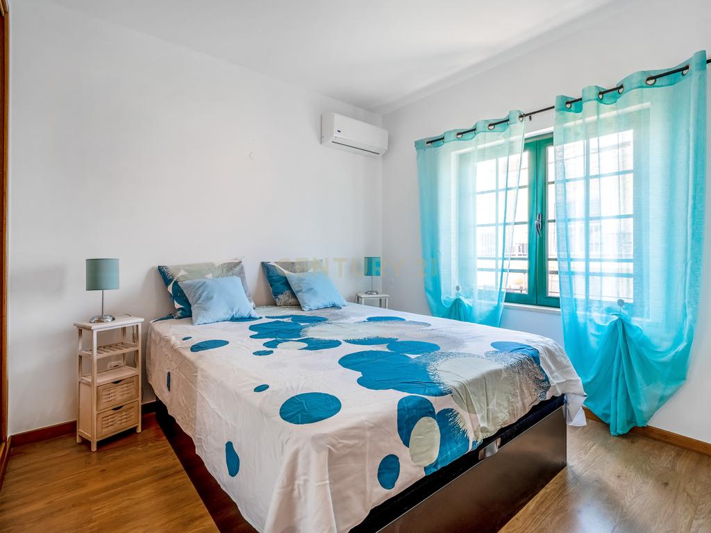 Moradia de Canto T2+2 com jardim em Condomínio Privado com Piscina – Ferreiras, Albufeira - Image 22