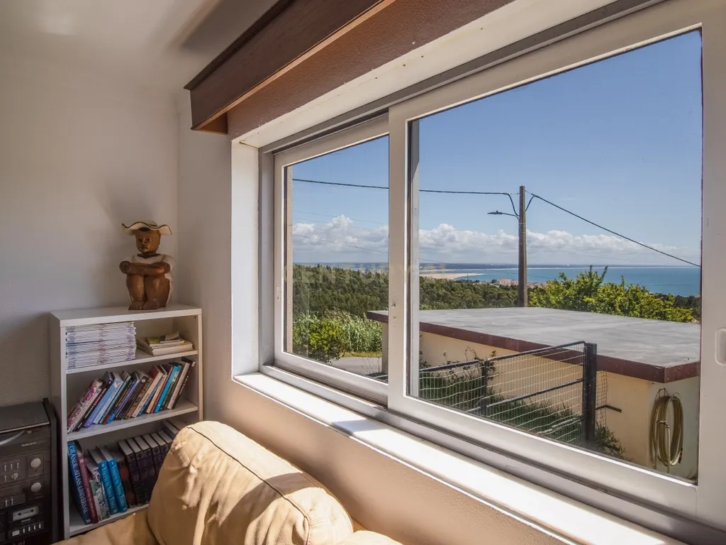 Moradia T4 com Vista Mar e Cidade - Image 27