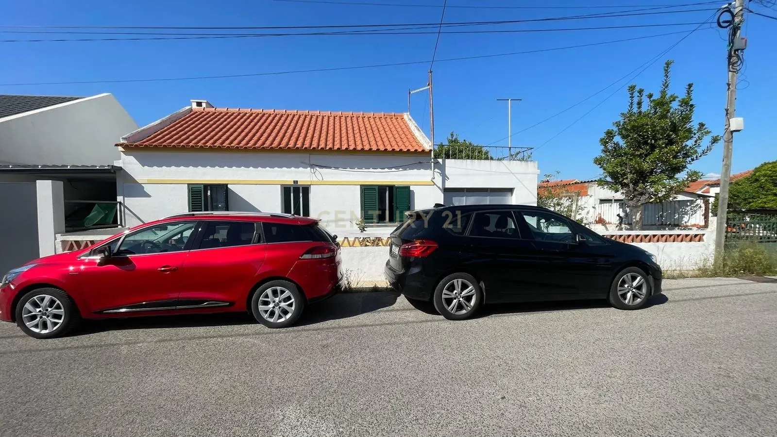 Moradia Isolada inserida em lote de terreno com 300m2 no Penteado - Image 1