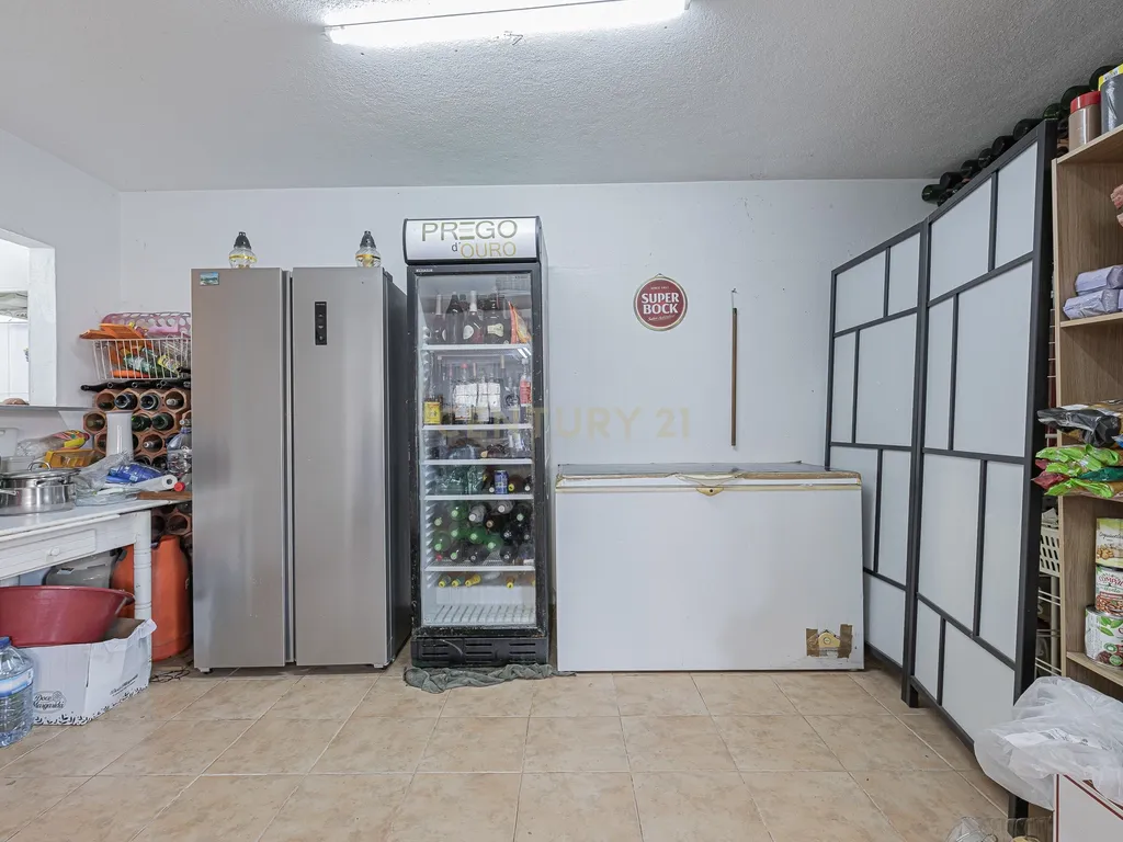 Moradia T4 com 3 Pisos + Sótão e Garagem — Famões - Image 74