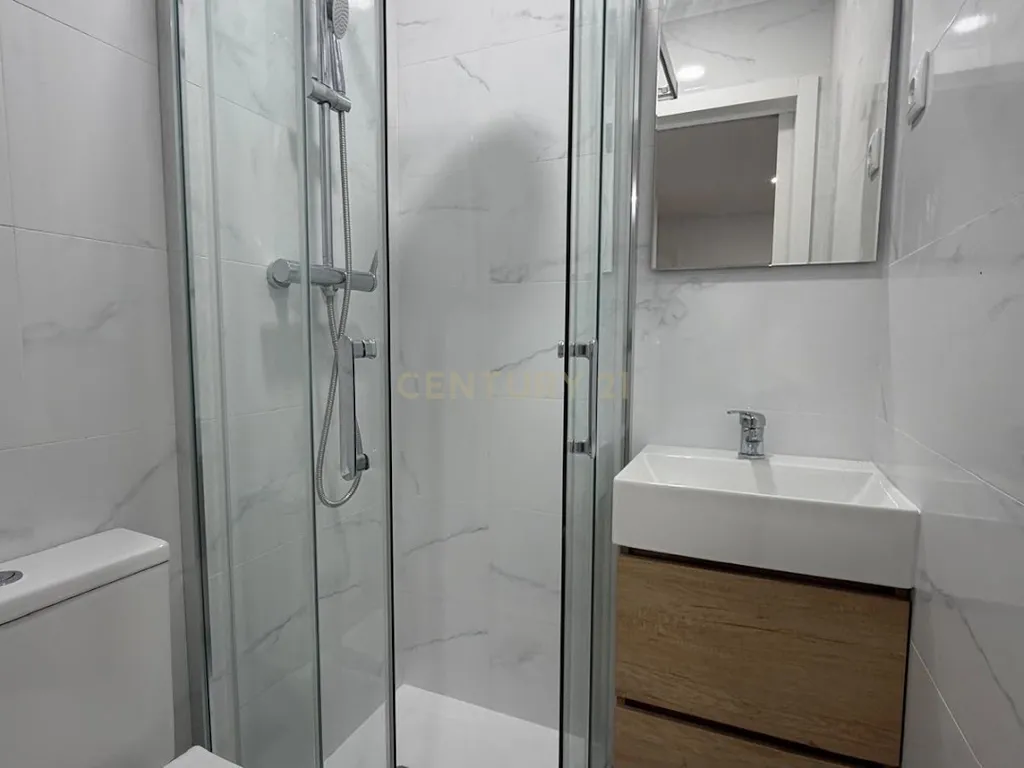 LOJA + T3 TOTALMENTE REMODELADO NA DAMAIA DE CIMA - AMADORA - Image 12