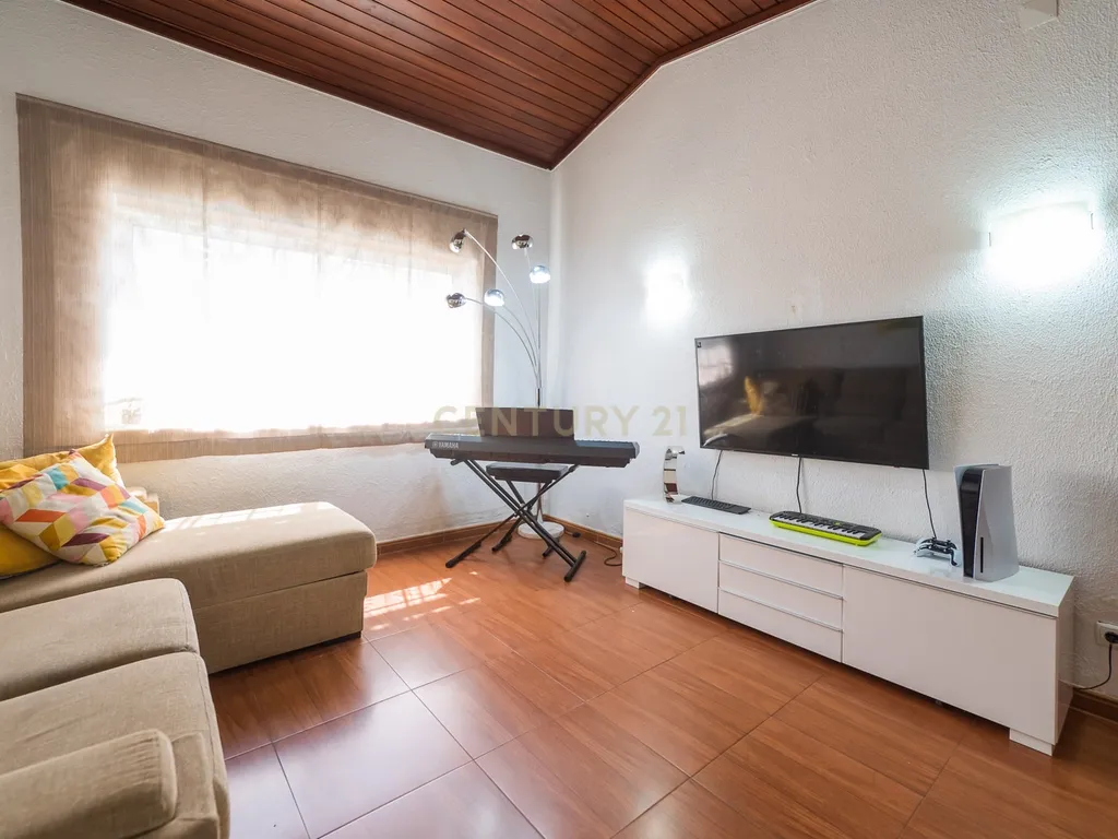 Moradia T4 com piscina | Cascais - Image 21