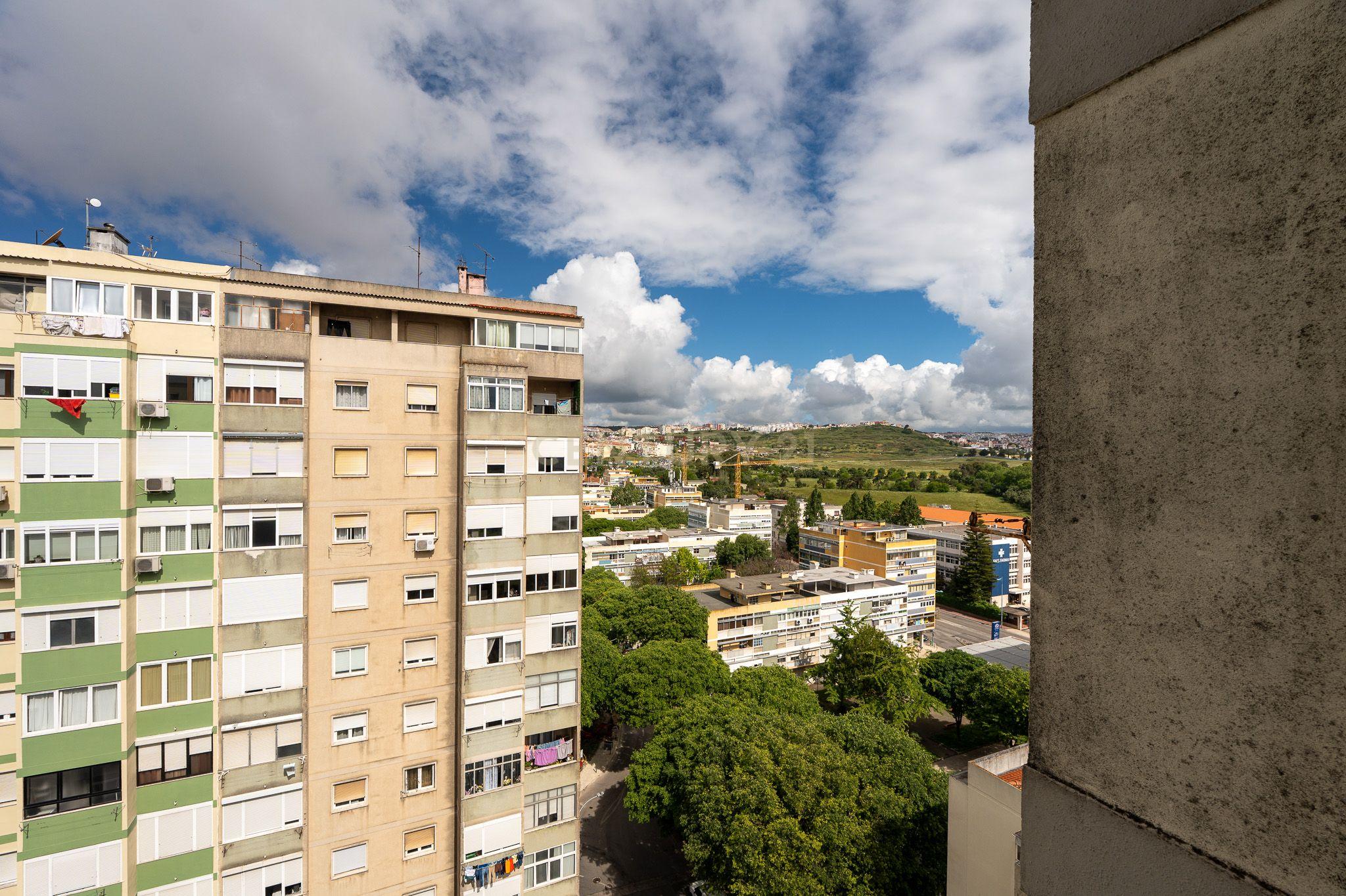 T1 com excelente potencial na Falagueira - Venda Nova - Image 17