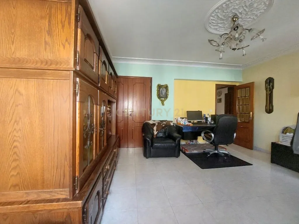 Apartamento T2 em Alenquer - Conforto e Tranquilidade em Lisboa - Image 2