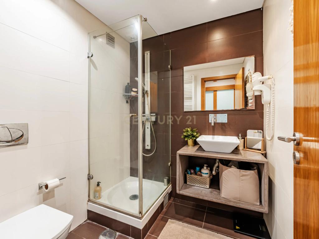 T3 Exclusivo com 161 m², Vista Mar e Potencial para Duplex | Quinta de Santa Teresa - Image 21