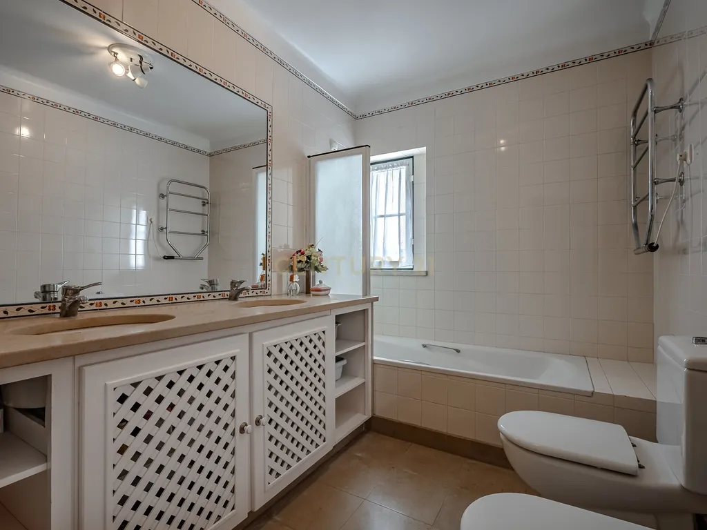Moradia de sonho com Piscina, 7 Divisões e com Terreno 8461 m2 – Excelente Localização, a 40 minutos de Lisboa ! - Image 34