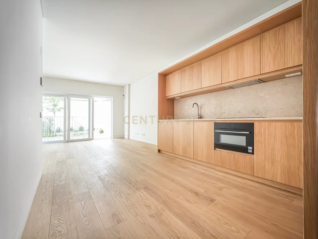 Venda Apartamento T1 Rua das Taipas - Image 2