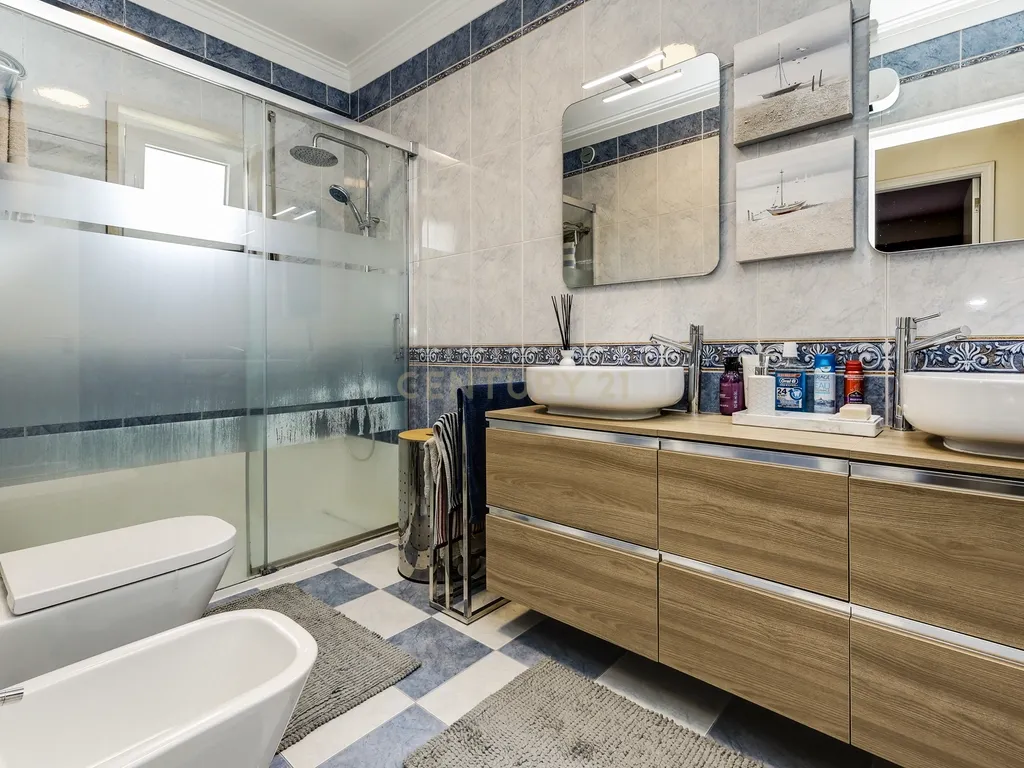Apartamento T3 em Prior Velho com estacionamento - Image 17