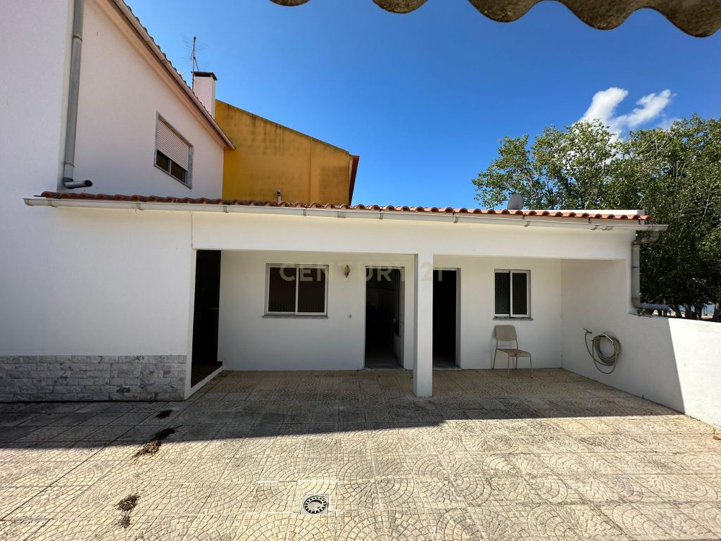 Casa T2  em Santarém - Oportunidade Única! - Image 19