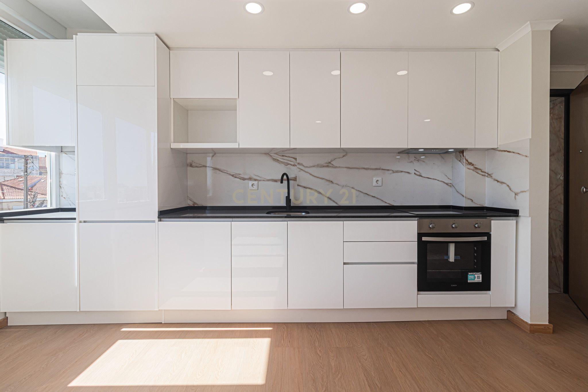 Apartamento T2 em Águas Livres, €339.000