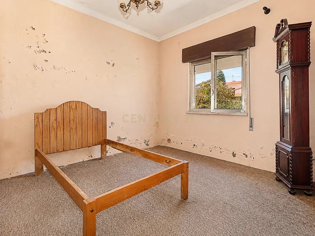 Moradia para Remodelação com 1.332 m² de Terreno – Potencial para Destaque e Construção de 2 a 3 Moradias - Image 16