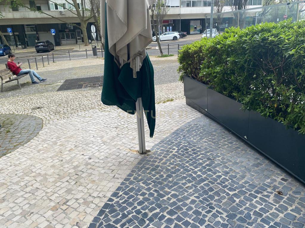 Restaurante em São Domingos de Benfica com faturação ativa e clientela fidelizada - Image 19