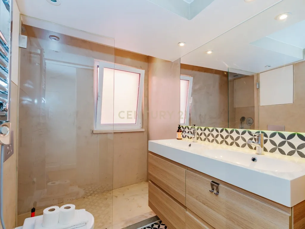 APARTAMENTO T2 - LOCALIZAÇÃO PREMIUM NO CORAÇÃO DE LISBOA - Image 2