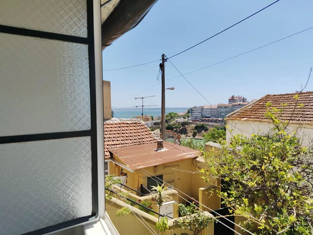T2 renovado para arrendamento - Penha de França, Lisboa - Image 1