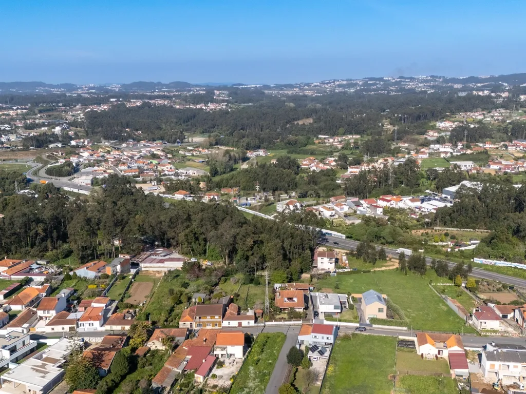 Moradia T4 com 392 m² e terreno de 1.070 m² | Anta - Image 12