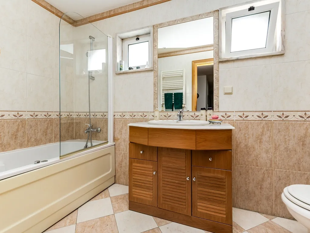 Apartamento T3 em Belas com 133m2 e box para uma viatura - Image 21