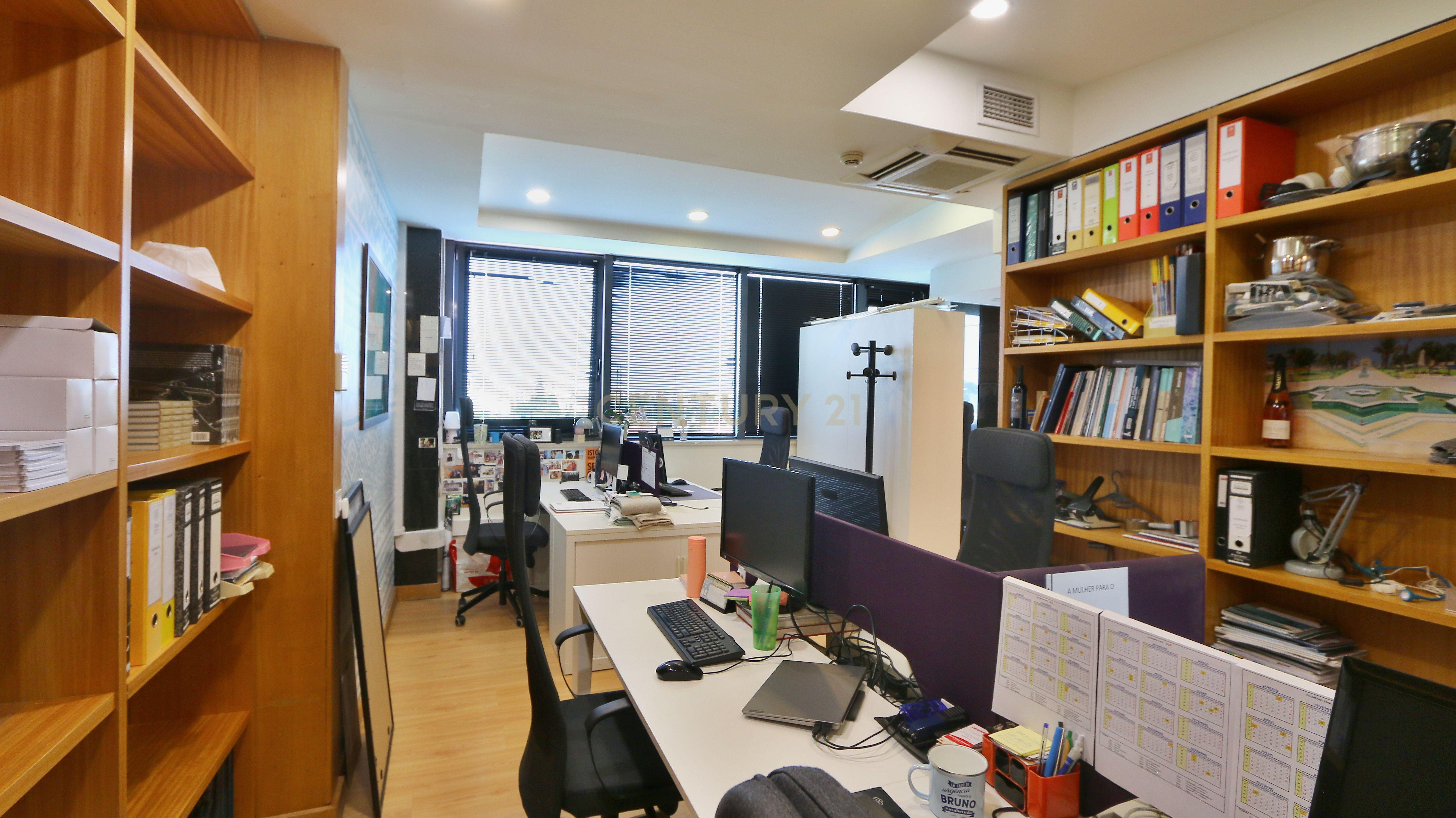 Escritório de 276 m² no Centro Empresarial de Telheiras – Lisboa - Image 10