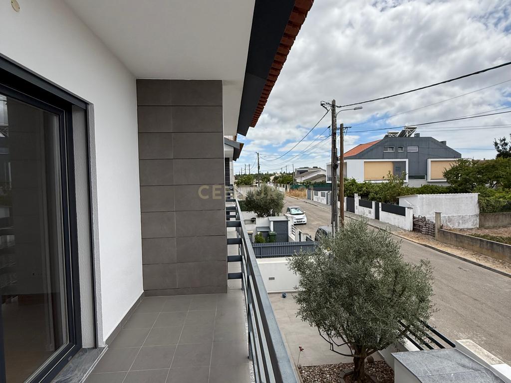 Moradia Geminada T3 - Fernão Ferro - Image 20